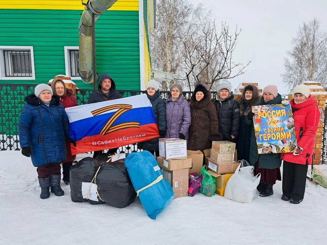 Пенсионеры Красного Октября готовят лапшу и чай для участников СВО