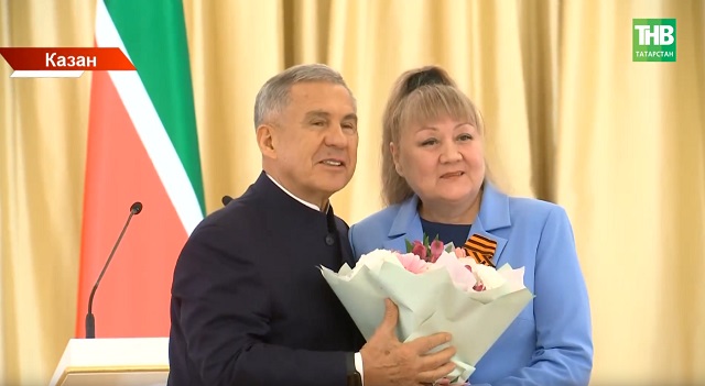 Казан Кремлендә Рөстәм Миңнеханов хезмәт алдынгыларына дәүләт бүләкләре тапшырды