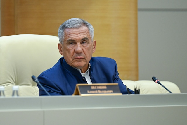 Раис РТ поручил усилить работу с населением и обеспечить доступ к укрытиям при угрозе атак