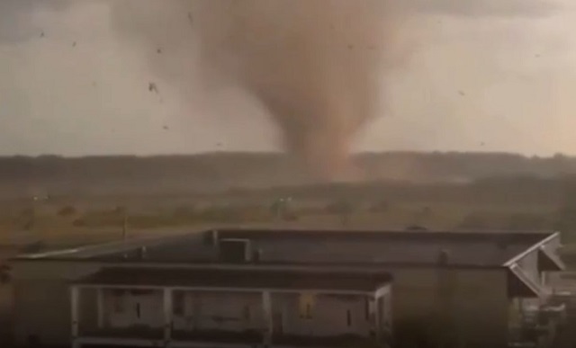 Тверь өлкәсендә көчле давыл аркасында өч кеше һәлак була-видео