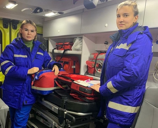 В Челнах медики скорой помощи спасли жизнь многодетной мамы, у которой дома начались роды