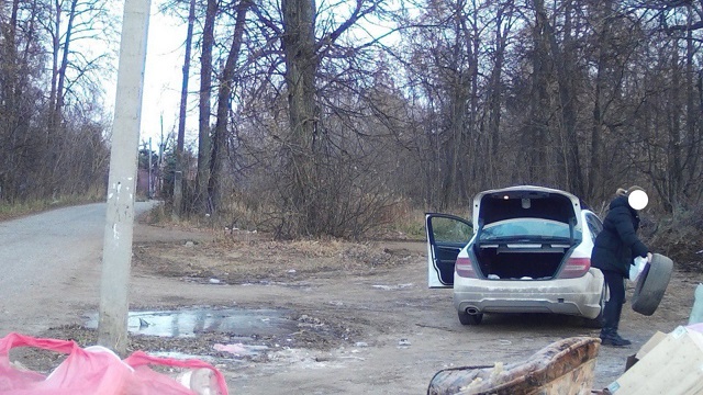 Попали на фотоловушку: незаконно сбросивших автопокрышки татарстанцев ждет штраф