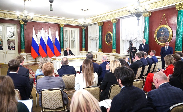 Подход Путина по украинскому урегулированию встретил поддержку в мире – Песков