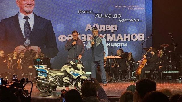 Айдар Фәйзрахманов Салаватның оныгына «BMW» бүләк иткән