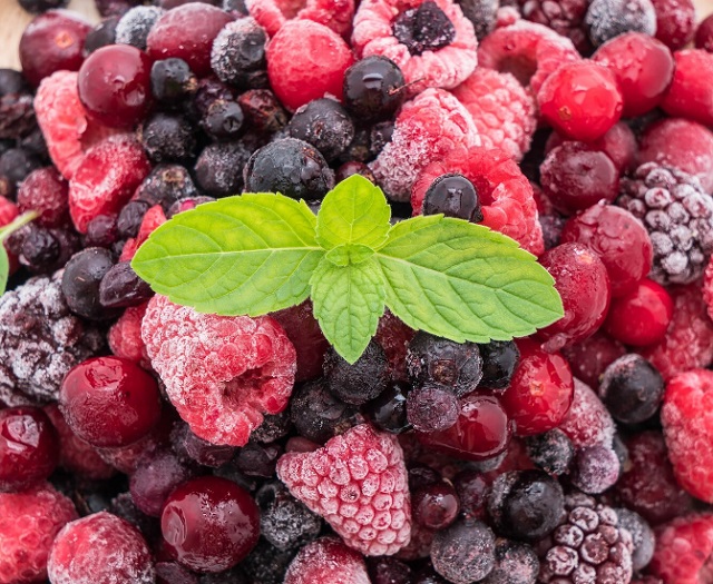 Ошибку при замораживании ягод и фруктов назвали в КФУ