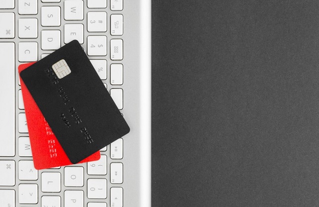 Чем опасна кредитка, объяснила экономист Пыркова