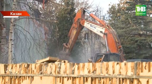 Казанның тарихи йөзе бозыла: Зур Кызыл урамында XIX гасыр бинасын сүтәләр