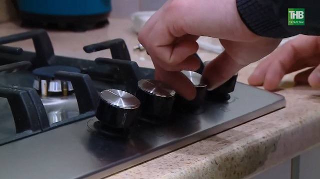 Заклеенные окна и колонка в шкафу: двое жителей Бугульмы отравились угарным газом