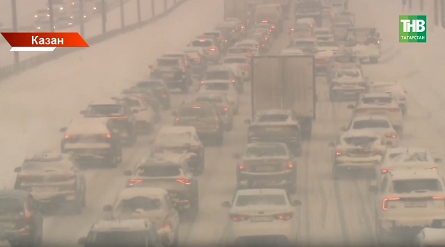 Түбәләр ишелә, машина куярга урын юк, кар-буран да тынмый: быелгы кыш татарстанлыларны ничек сыный?