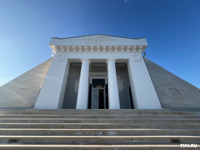 Туроператорам презентовали отреставрированный храм-памятник павшим воинам 1823 года