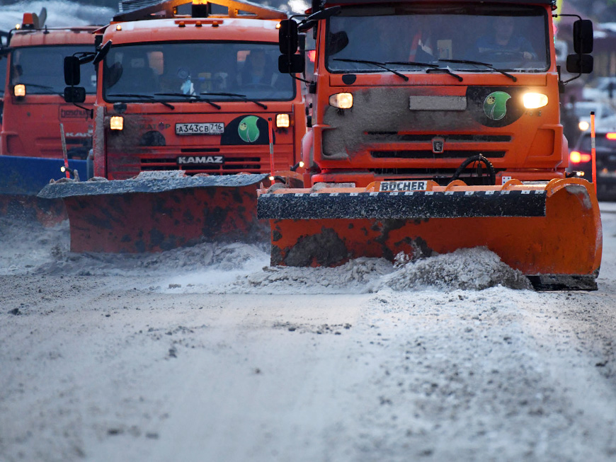Төнлә Казан урамнарын кардан чистартуда 80 юл машинасы һәм 47 трактор җәлеп ителгән