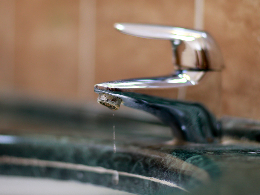 Казанның берничә районындагы йортларда су яшел төскә керергә мөмкин