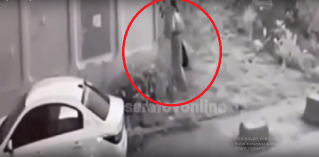 В Энгельсе женщина выбросила новорожденного ребенка в мусорку – видео