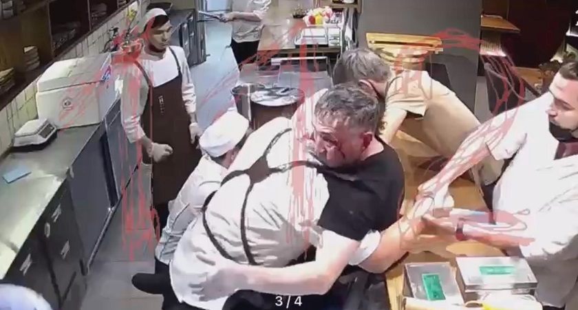 Кровавая драка двух шеф-поваров элитного ресторана попала на видео