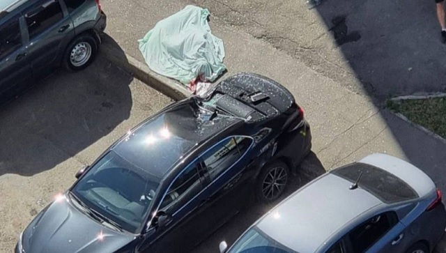 Появилось видео падения жителя Набережных Челнов с 17-этажного дома