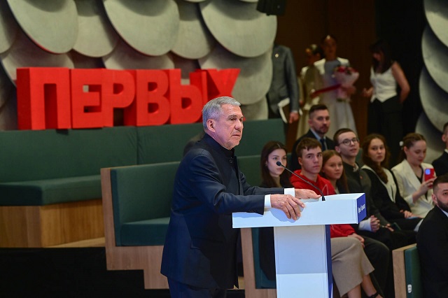 «Значит, вы не наши попутчики»: Минниханов отчитал Леонова и Волынец