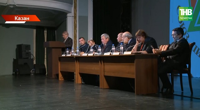 Казанда Татарстан язучылары берлегенең чираттан тыш корылтаенда нинди мәсьәләләр күтәрелде?