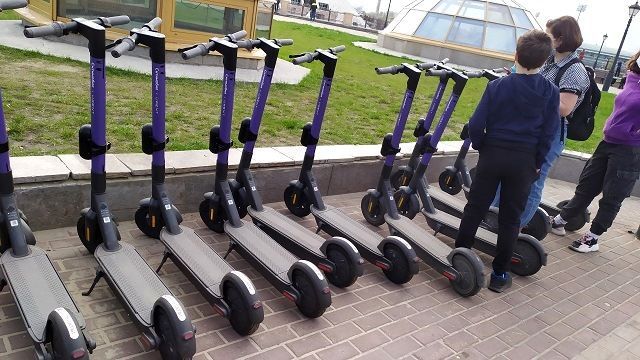 Власти Казани запретили детям до 16 лет пользоваться электросамокатами