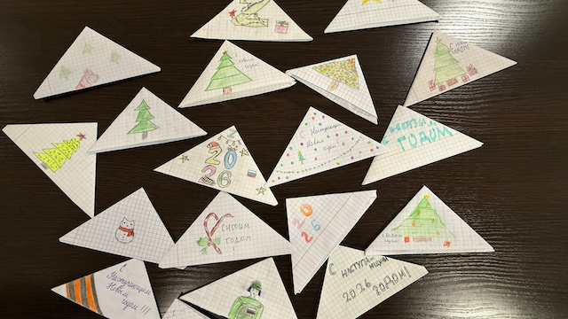 «Мостик между фронтом и тылом»: татарстанские дети написали письма бойцам СВО