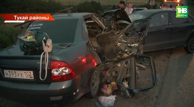 Тикшерүчеләр Тукай районындагы коточкыч транспорт һәлакәтенең ничек килеп чыгуын ачыклавын дәвам итә