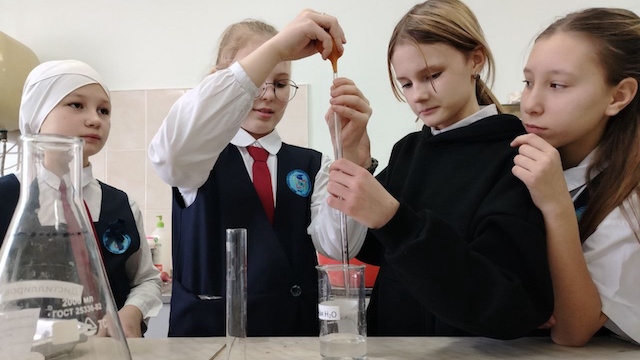 Буинские школьники побывали в лаборатории Минэкологии Татарстана