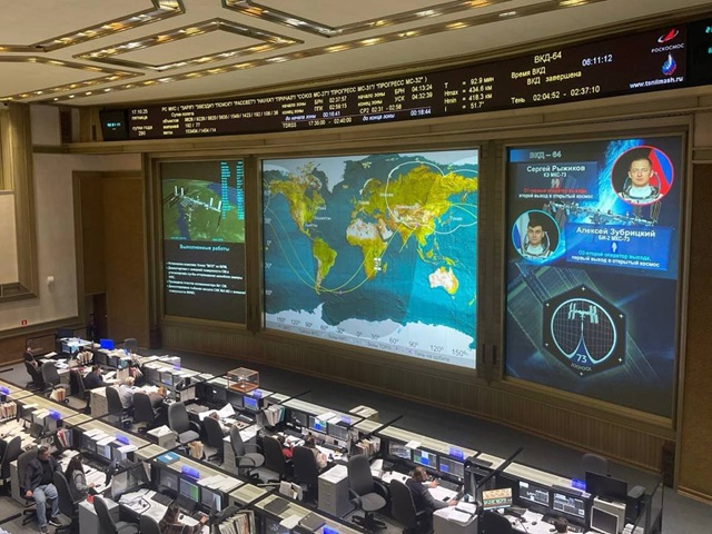 Уроженец Татарстана Сергей Рыжиков провел в открытом космосе 6 часов 11 минут