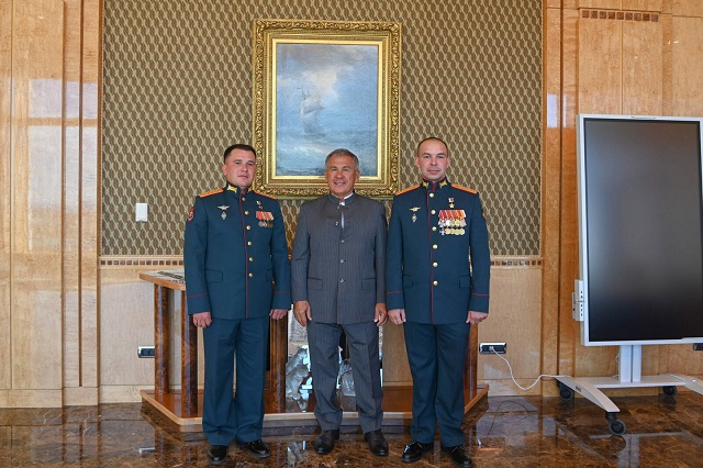 Минниханов встретился с Героями России из Татарстана, вернувшимися из Украины – видео