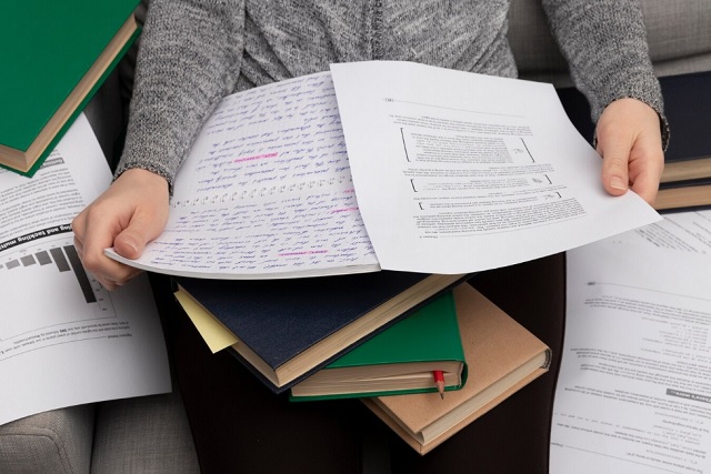 Стобалльникам из Набережных Челнов вручили 10 000 рублей