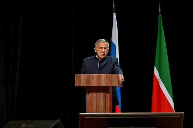 Минниханов: санкции не закончатся, пока мы не научимся сами все производить