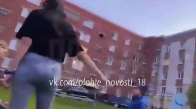 Разъяренная чиновница заставила чужого ребенка извиняться перед ее сыном в РТ – видео