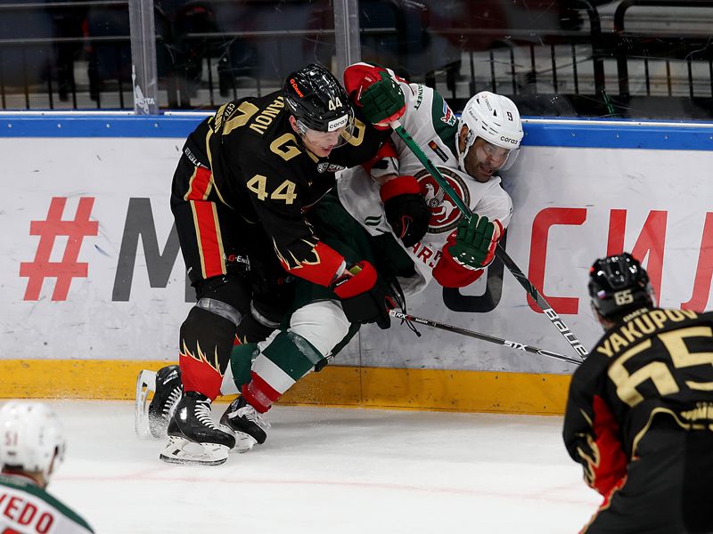 Эксперт Плющев: «Если лидеры «Авангарда» не прыгнут выше головы, то финалист Востока очевиден»