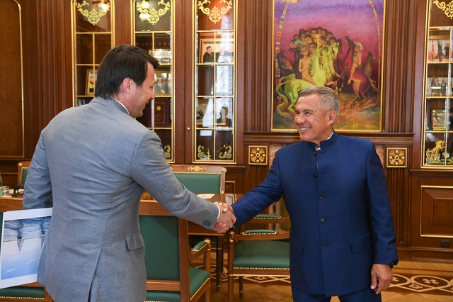 Минниханов обсудил развитие внутреннего туризма с замглавы корпорации «Туризм.РФ»