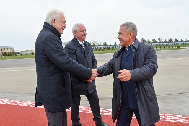 Минниханов пригласил татар Беларуси на KazanForum