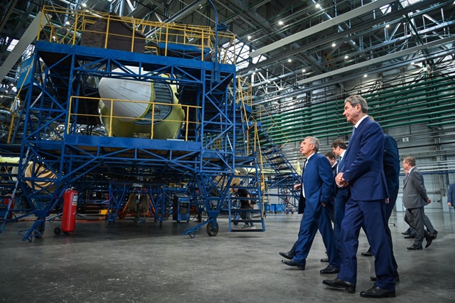 Минниханов посетил Казанский авиационный завод