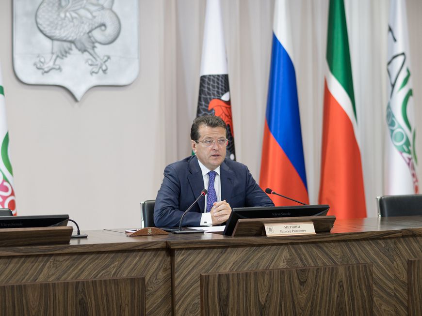 Мэр Казани Метшин: у Месси заслуг в футболе больше, чем у Роналду. Он чаще приезжал в Казань