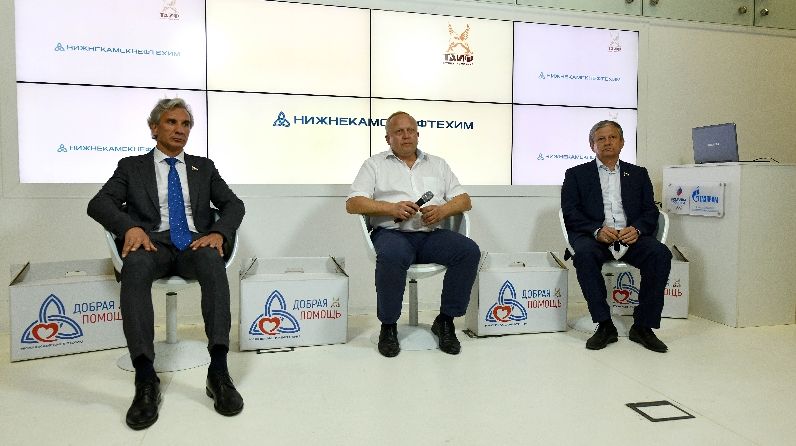 «Нижнекамскнефтехим» передал Олимпийскому комитету России маски для защиты от COVID-19