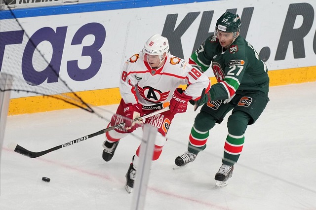 «Ак Барс» уступил «Автомобилисту» со счетом 4:5