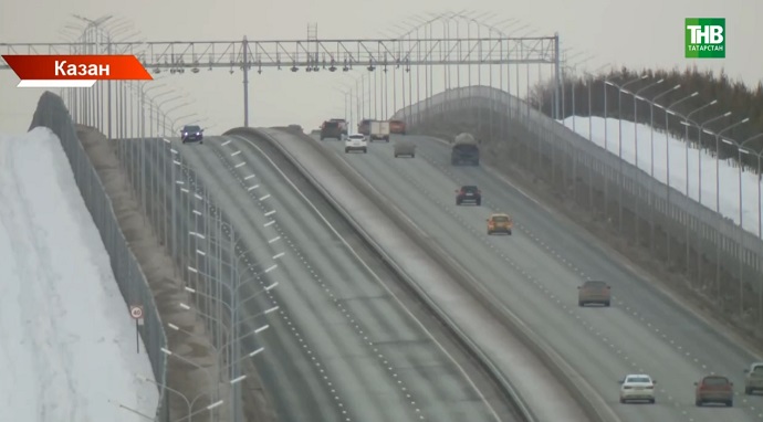 Ни өчен машина йөртүчеләр акча түләп, тизрәк барып булганда, сәгатьләр буе бөкедә утыруны сайлый?