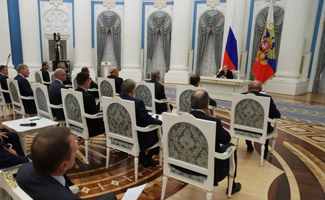 Путин сообщил, что обсудил с Трампом причины кризиса на Украине