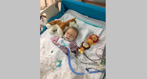 Ребенок в коме: в Таиланде на 11-месячную девочку из Казани рухнула столешница