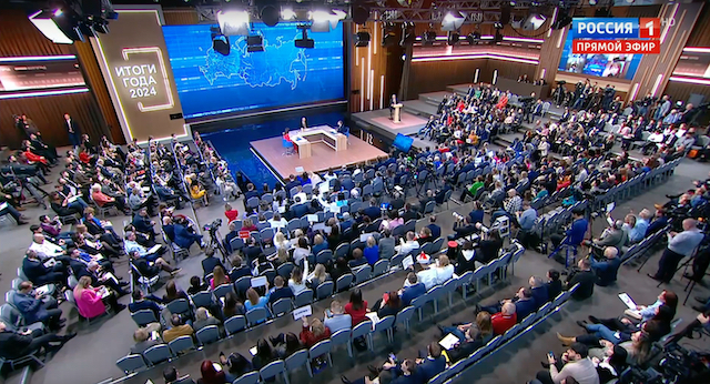 «Девочки нужны»: Путин сообщил о снижении на 30% доли женщин детородного возраста 