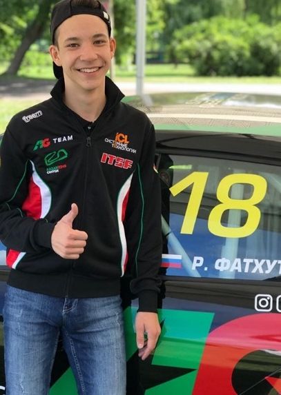 Сын певца Салавата Фатхетдинова стал абсолютным победителем в серии кольцевых гонок (ВИДЕО)