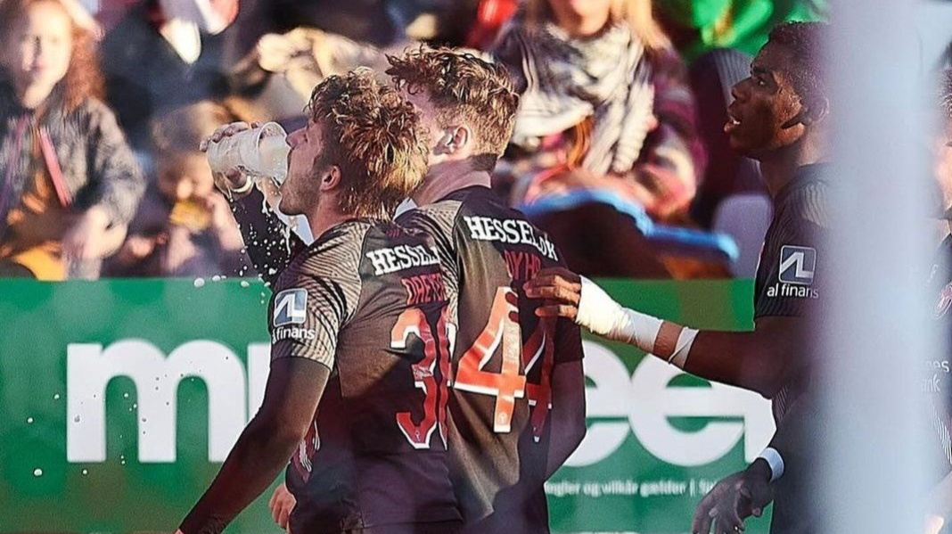 Пивка для рывка? Бывший игрок «Рубина» Дрейер выпил прямо на поле