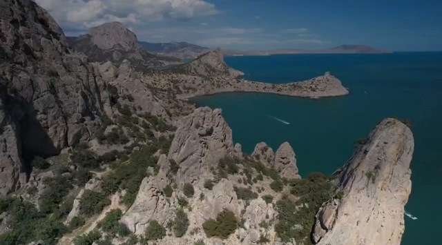 Рөстәм Миңнеханов татарстанлыларны Кырымның Россия белән кушылу көне белән котлады