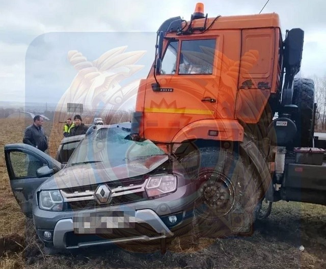 Два человека погибли в лобовом ДТП с «Камазом» под Альметьевском