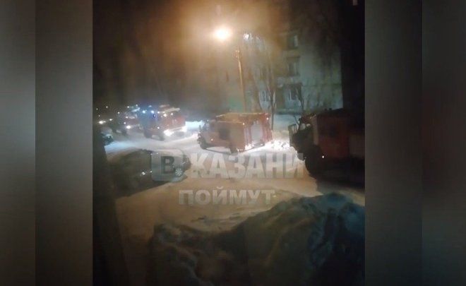 10 жителей Татарстана эвакуировались из многоэтажки из-за горящего мусора