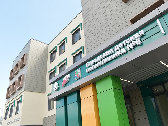 Метшин восхитился строящейся детской поликлиникой в казанском поселке Дербышки