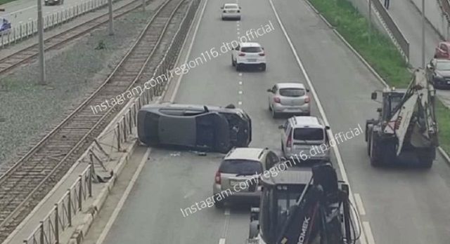 Момент загадочной аварии в Казани попал на видео