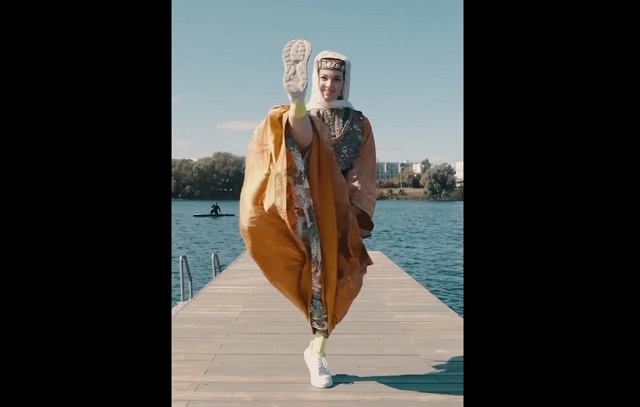 Казанцы раскритиковали Фишман-Бекмамбетову за «карате» в татарском костюме 