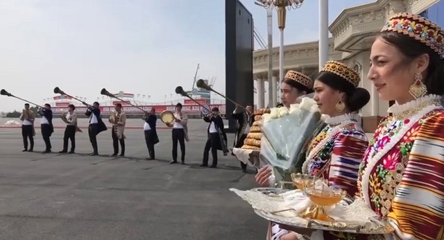 С хлебом и медом: в Худжане готовятся встретить Минниханова